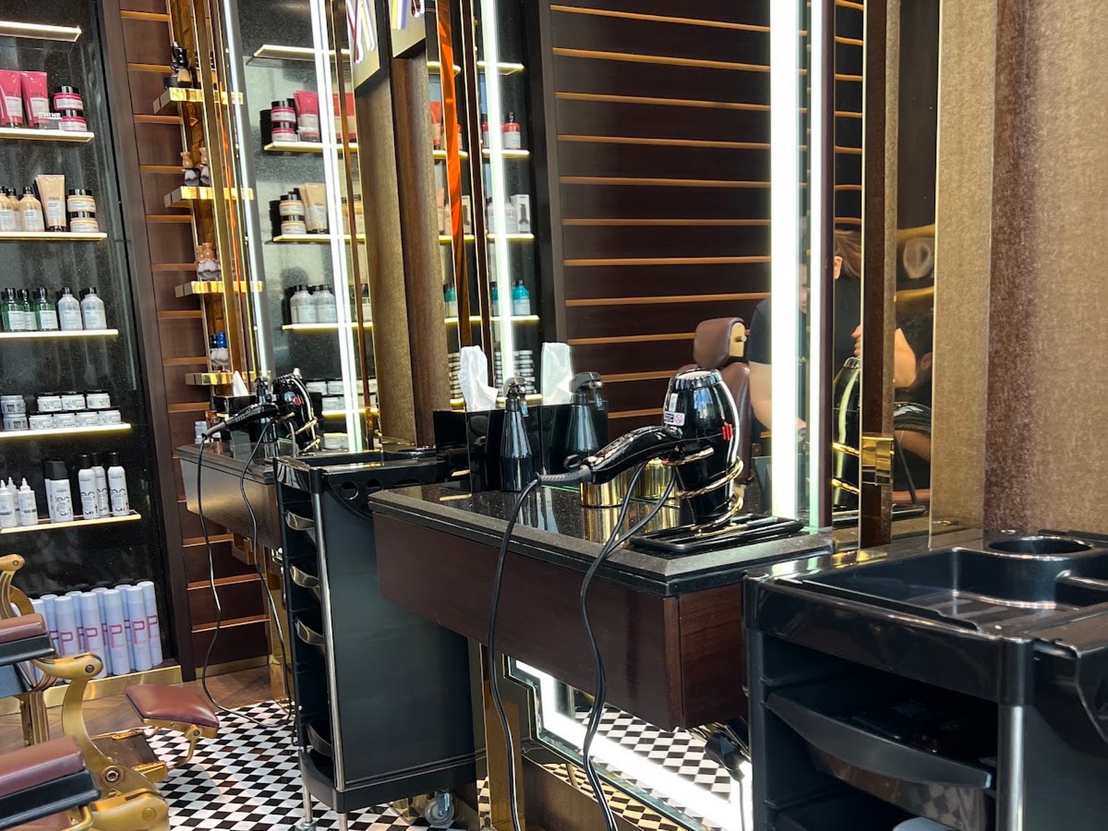 Amber Gents Salon - Barber Shops in Sheikh Zayed Rd, Dubai