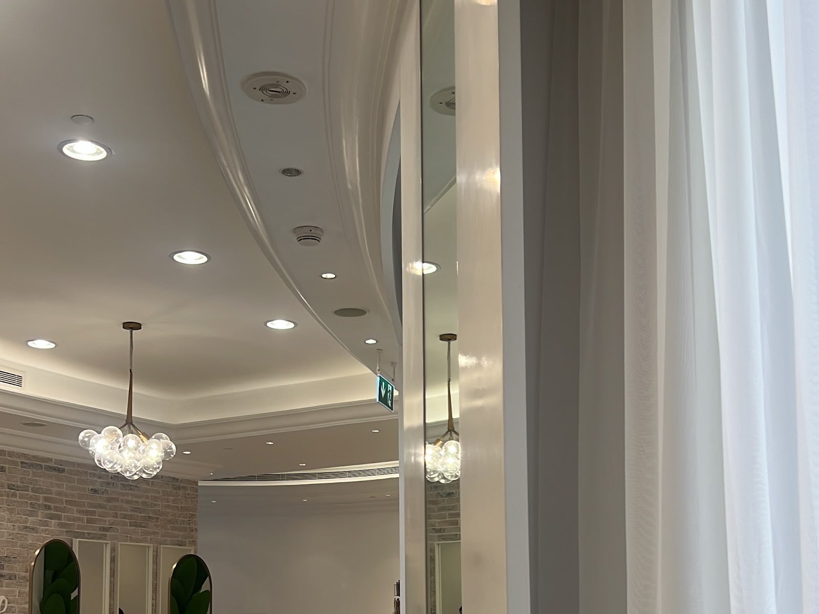Be Bar Blow Dry Bar At ZLC - Hair Salons in Za'abeel 1, Dubai