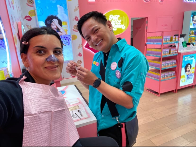 Benefit Cosmetics Boutique BrowBar & Lounge - Hair Removal Salons in Dubai Hills Mall, Dubai