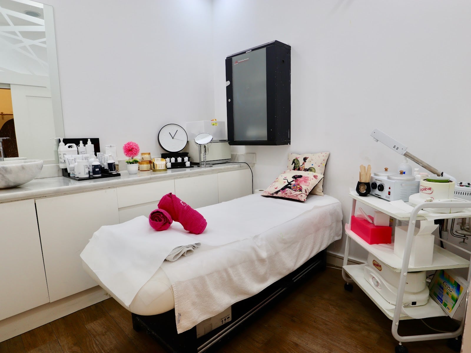 Cutting Edge Ladies - Hairdressers in Dubai Marina, Dubai
