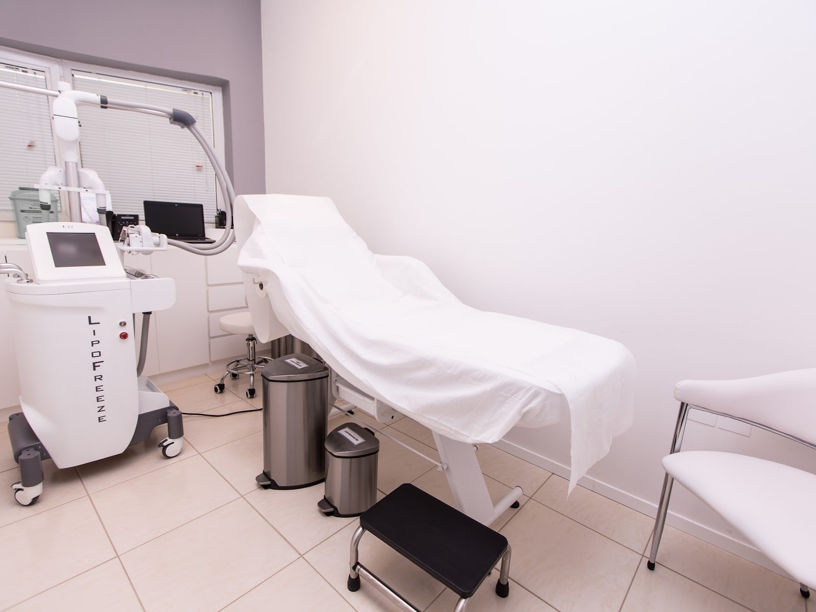 Dr. Kamil Al Rustom Skin & Laser Centre - Skin Specialists in Al Bada'a, Dubai