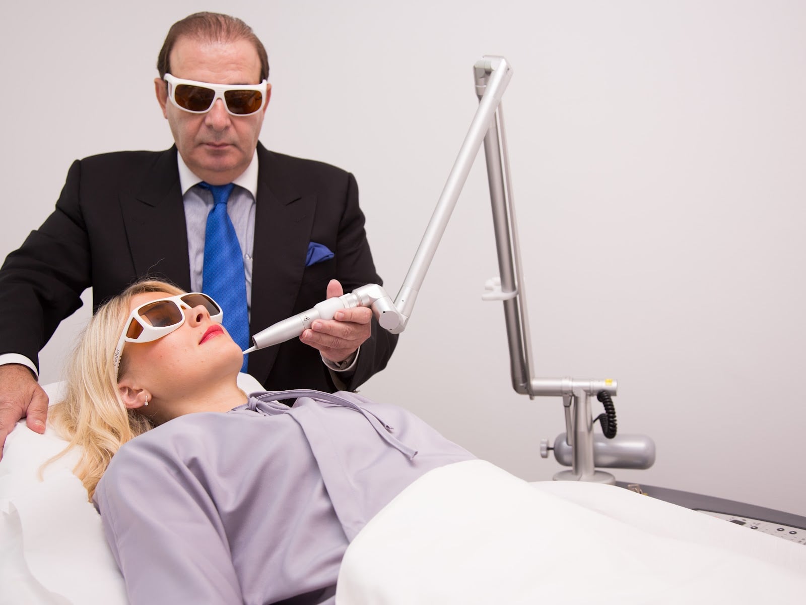 Dr. Kamil Al Rustom Skin & Laser Centre - Skin Specialists in Al Bada'a, Dubai