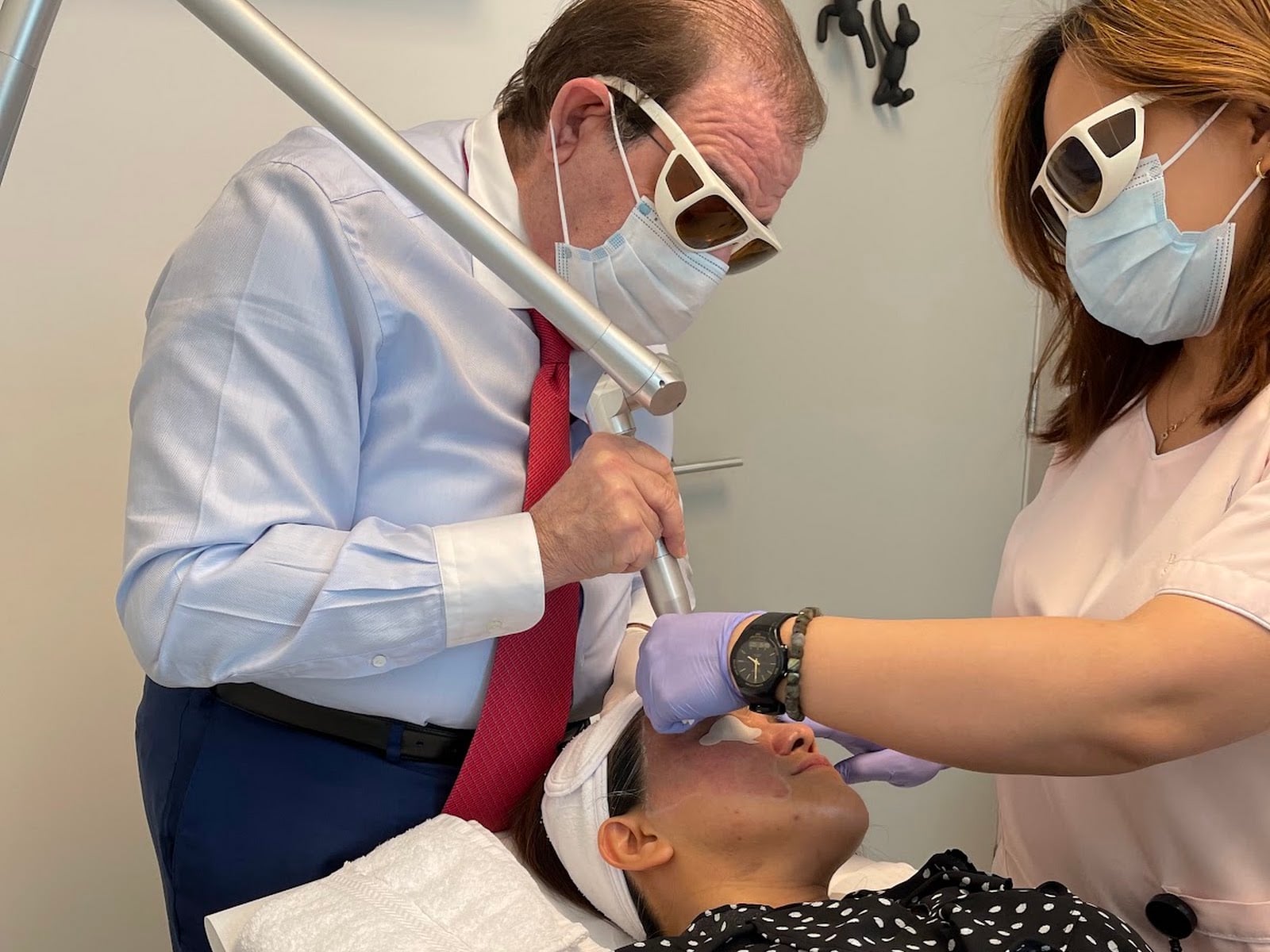 Dr. Kamil Al Rustom Skin & Laser Centre - Skin Specialists in Al Bada'a, Dubai
