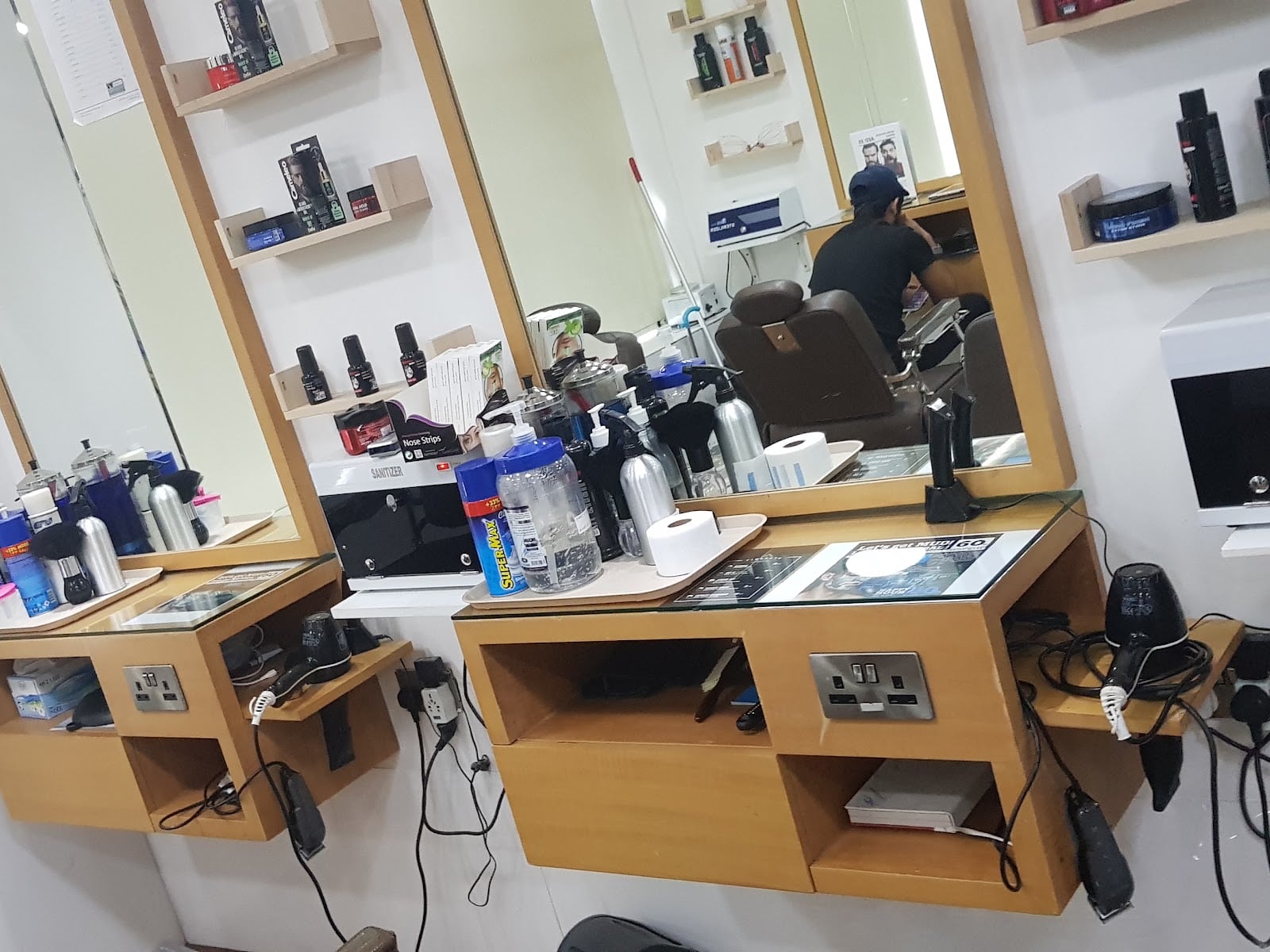 Fine Cuts Men's Barbershop - Barber Shops in Ras Al Khor Industrial Area, Dubai