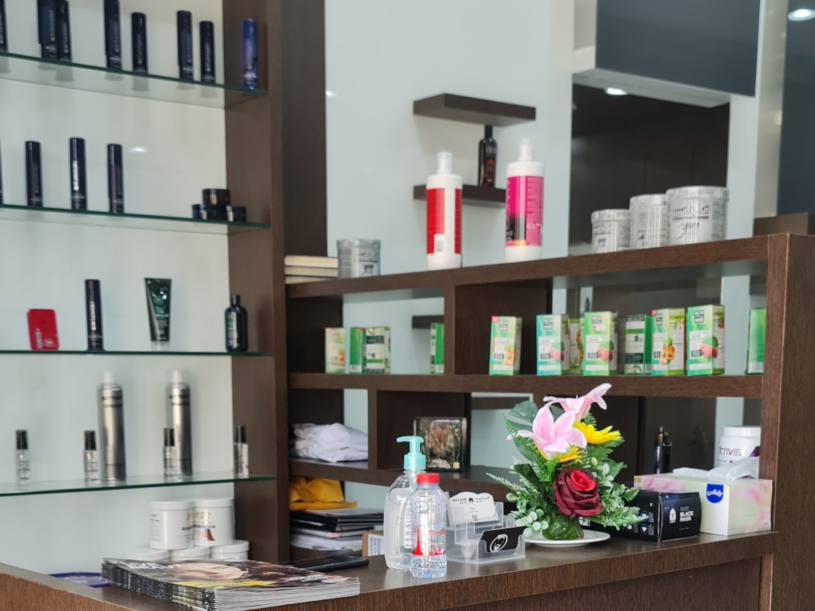 Hair & Beard Gents Salon - Barber Shops in Jumeirah Islands, Dubai