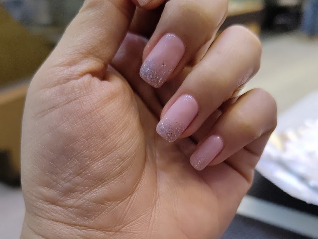 Kelly's Glam Beauty Salon - Beauty Salons in Al Khabaisi, Dubai