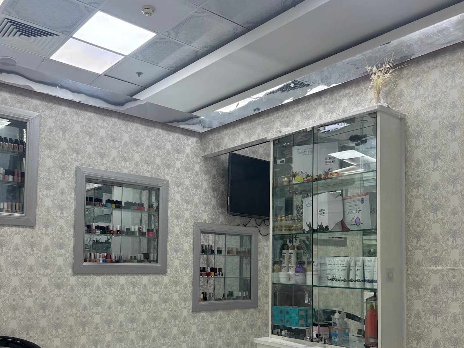 Kundan's Be Belle - Beauty Salons in Al Karama, Dubai