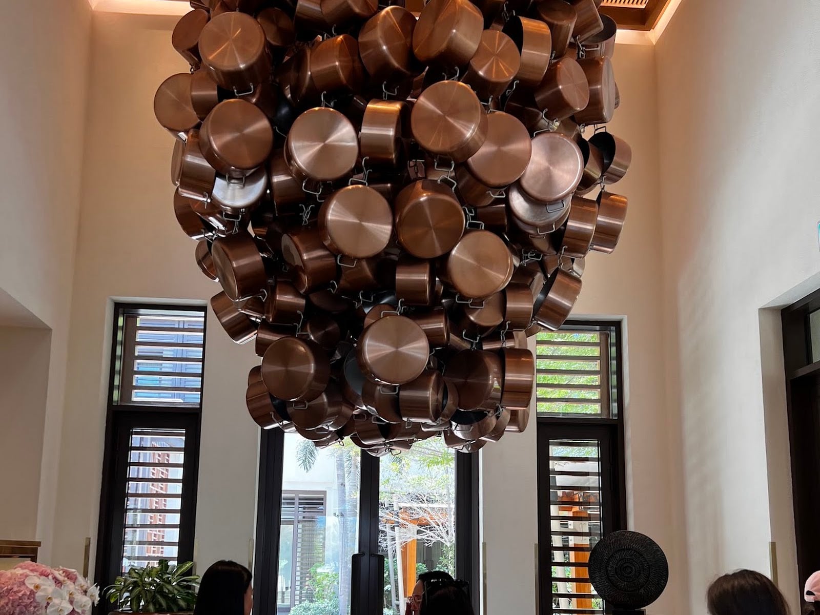 Mr & Mrs B Lounge LLC - Beauty Salons in Jumeirah, Dubai