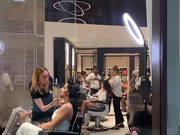 Mr & Mrs B Lounge LLC - Beauty Salons in Jumeirah, Dubai