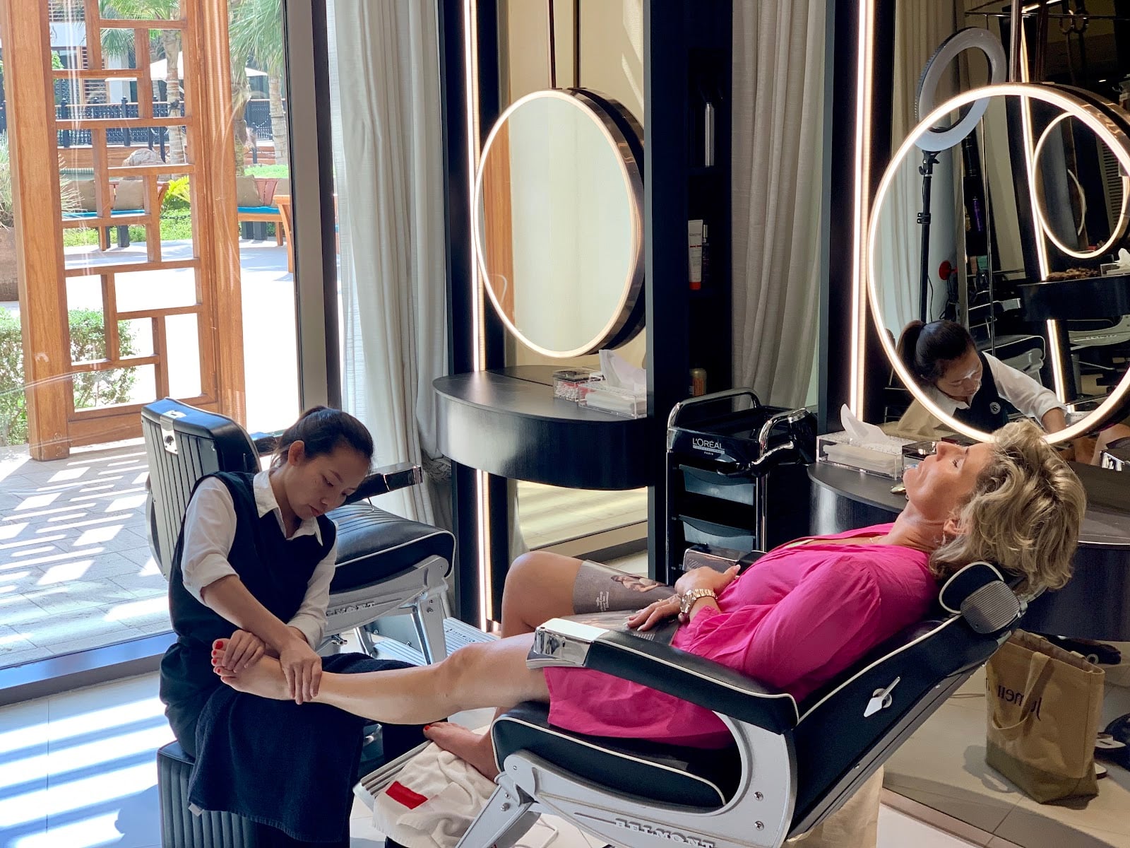 Mr & Mrs B Lounge LLC - Beauty Salons in Jumeirah, Dubai