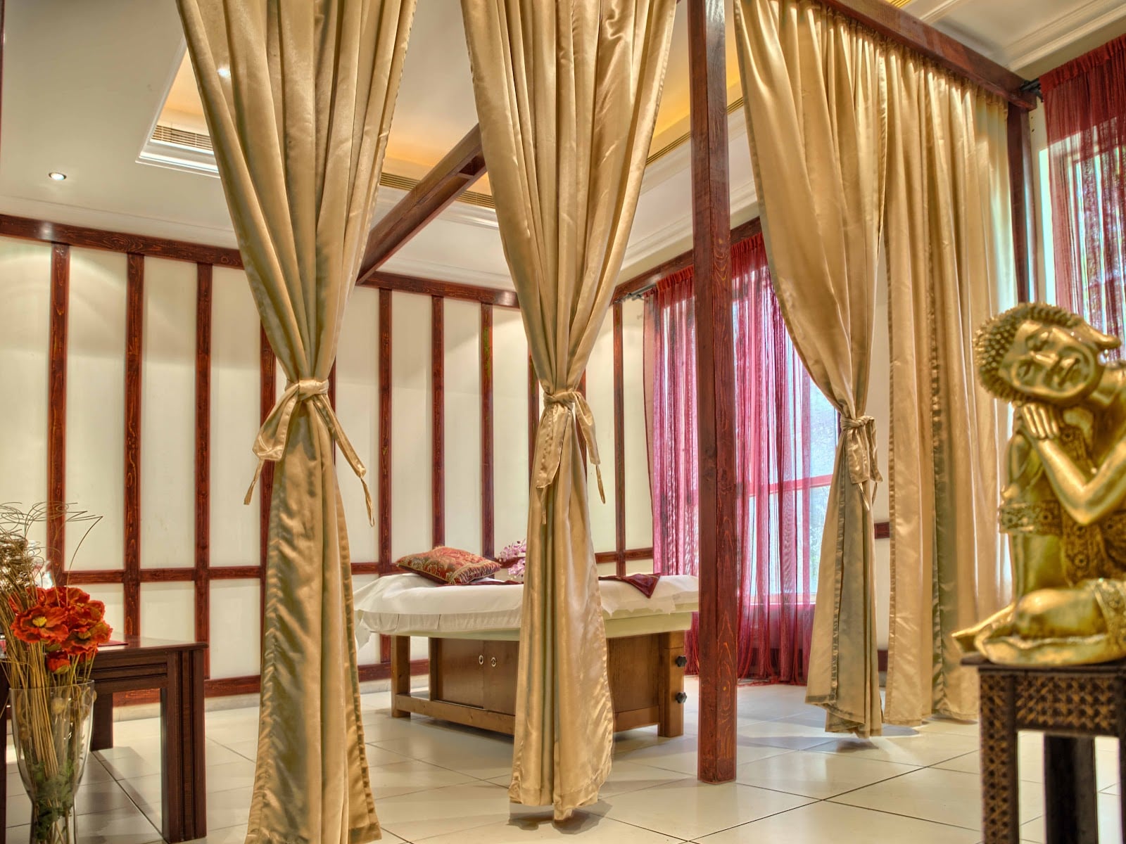 Royal Retreat Beauty and Spa - Beauty Salons in Al Bada'a, Dubai