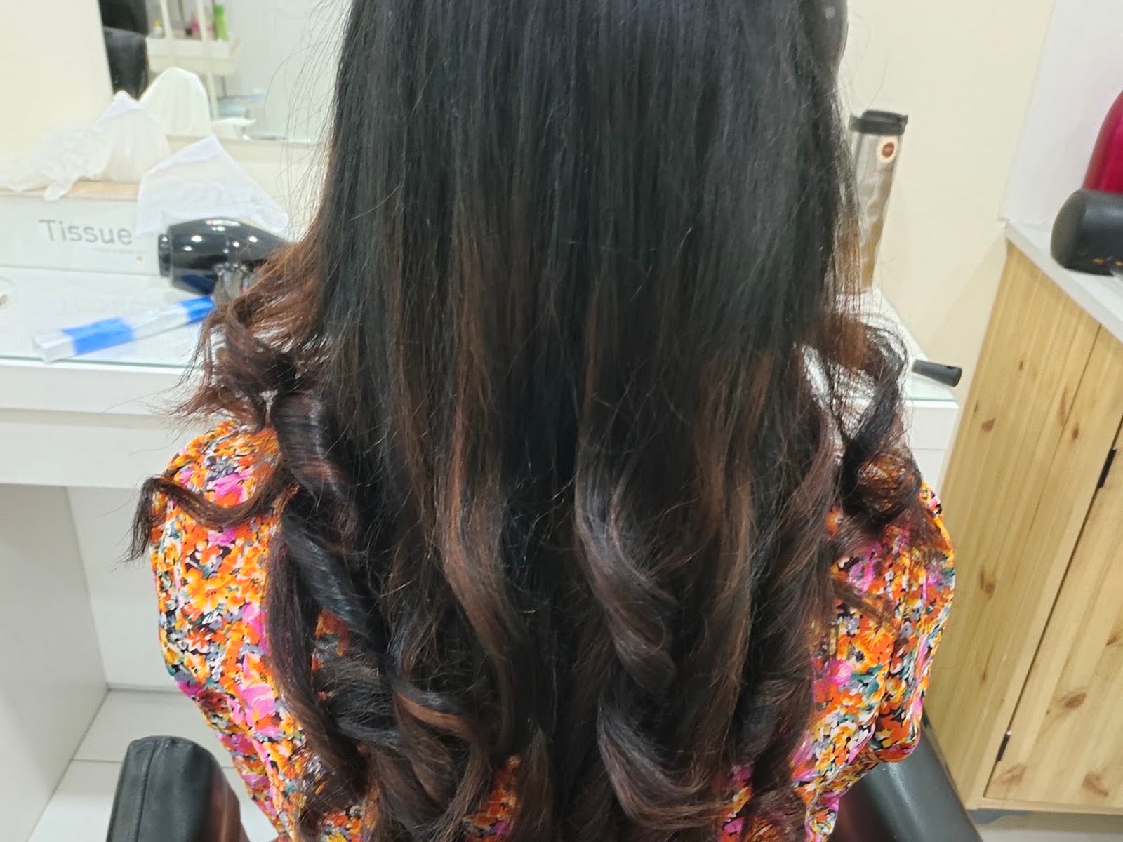 Sparkles N Charms Women's Beauty Salon - Beauty Salons in Trade Centre, Dubai