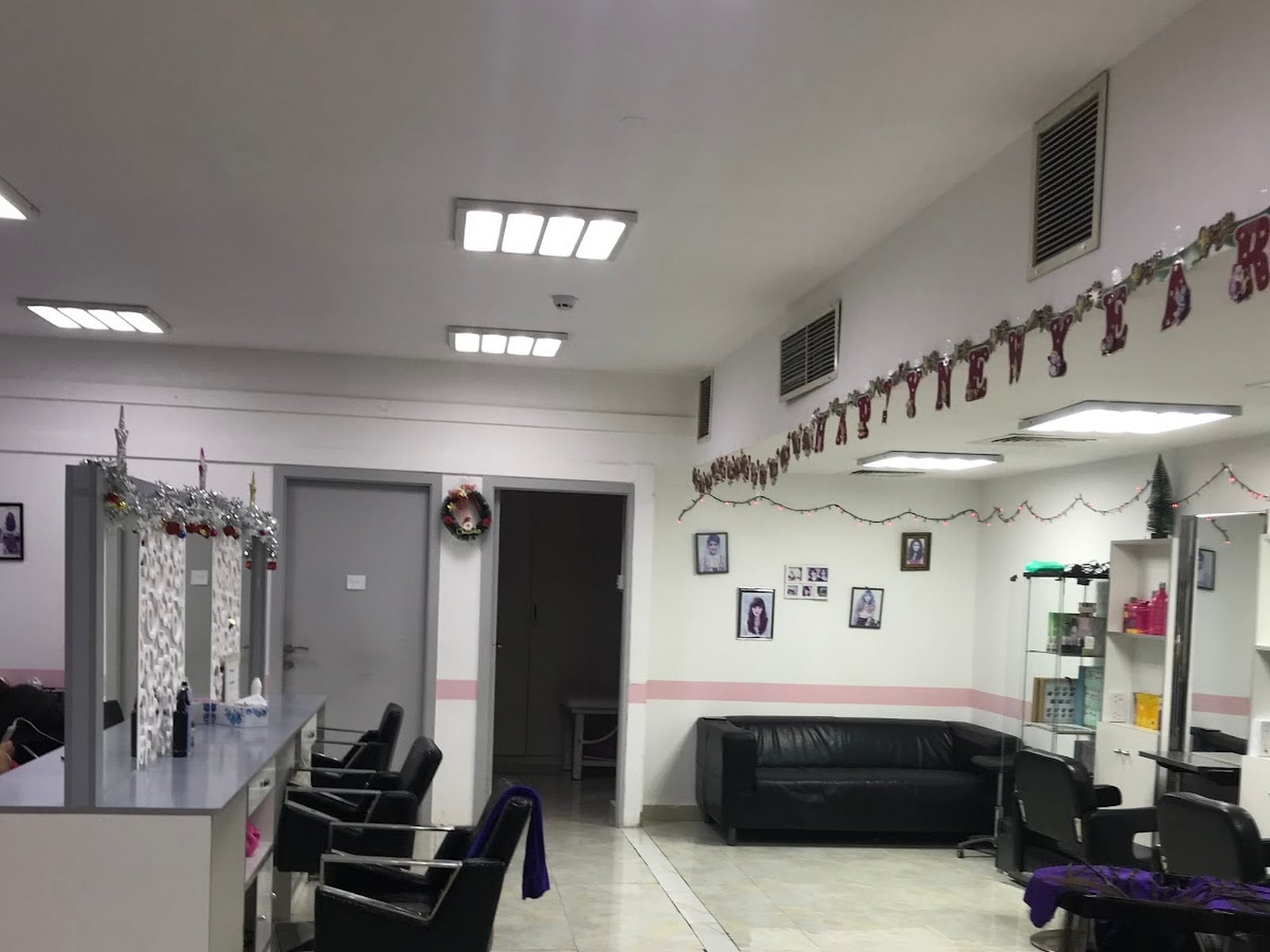 Spring World Ladies Salon - Hairdressers in Al Bada'a, Dubai