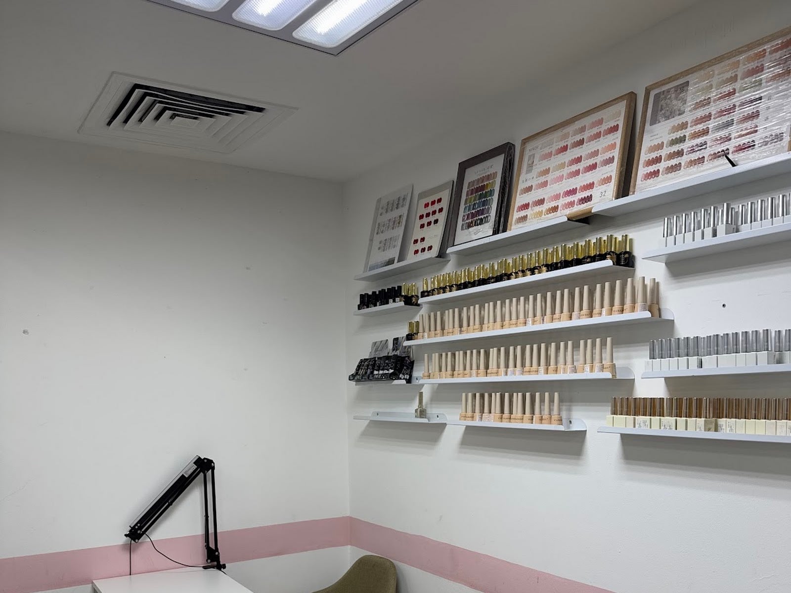 Spring World Ladies Salon - Hairdressers in Al Bada'a, Dubai