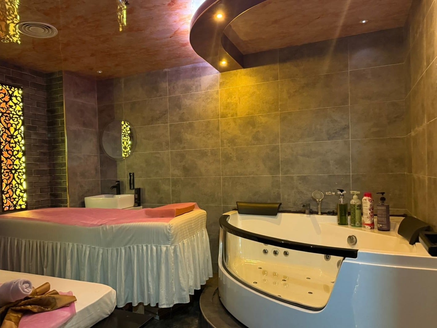 Taj Spa & Relaxation DMCC - Massage Spas in Jumeirah, Dubai