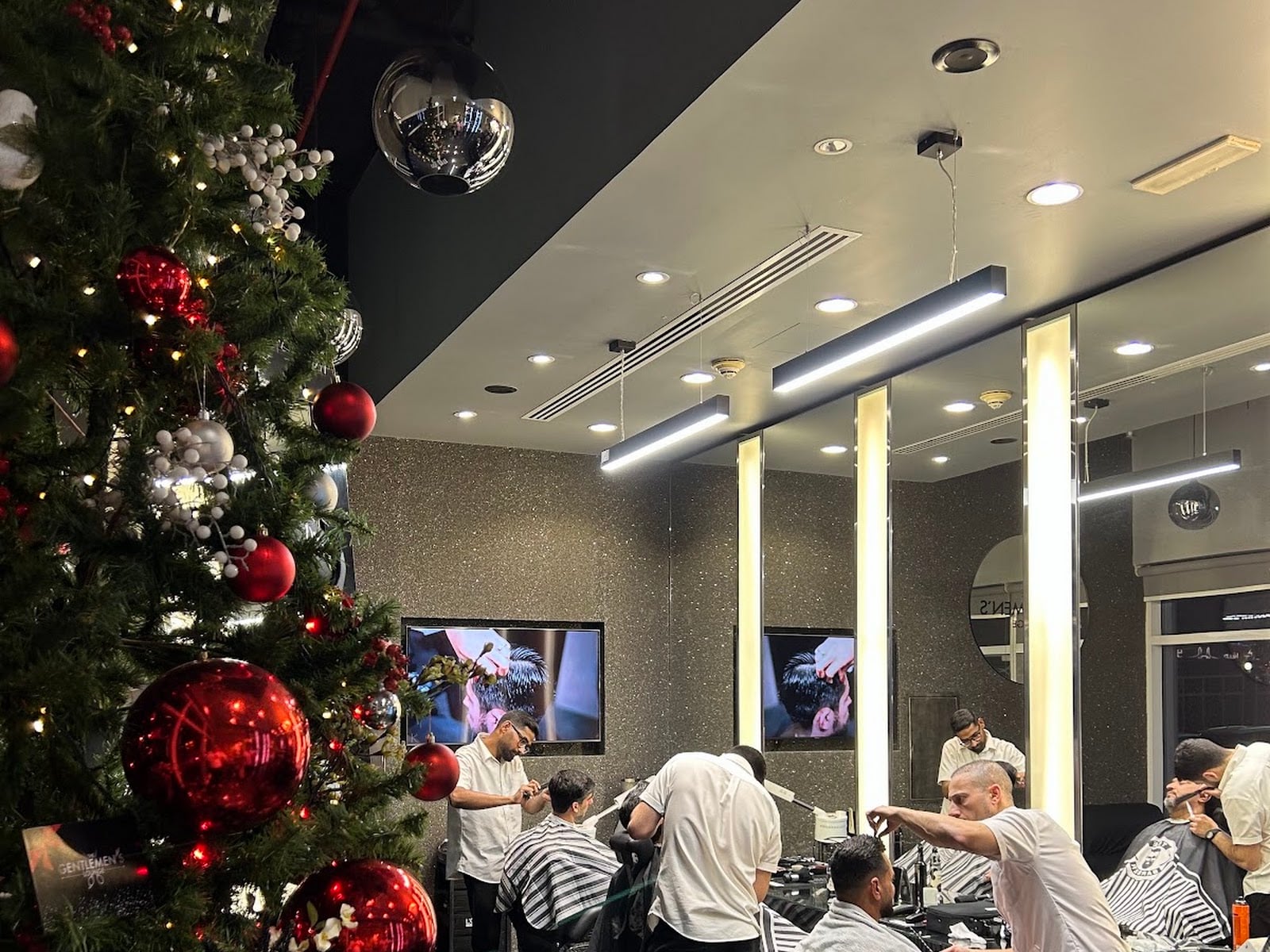 The Gentlemen's Barber Shop - Barber Shops in Jumeirah Lake Towers, Dubai