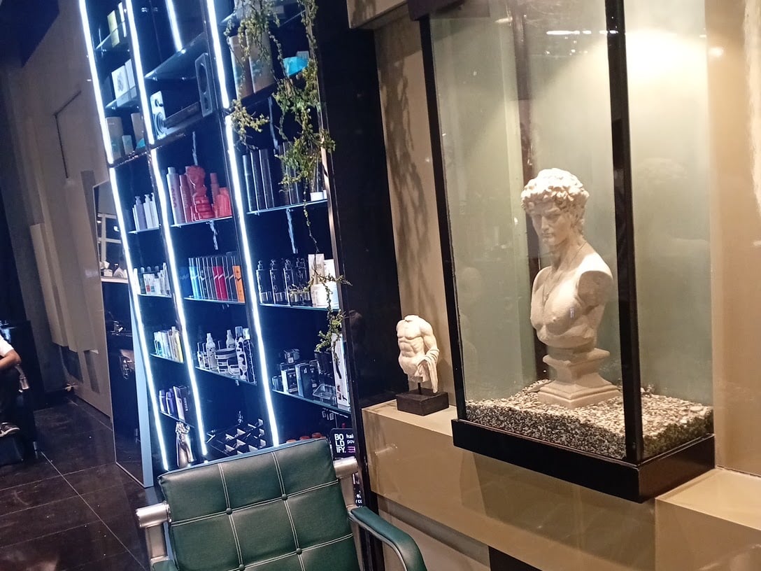 The Gentlemen's Barber Shop - Barber Shops in Jumeirah Lake Towers, Dubai