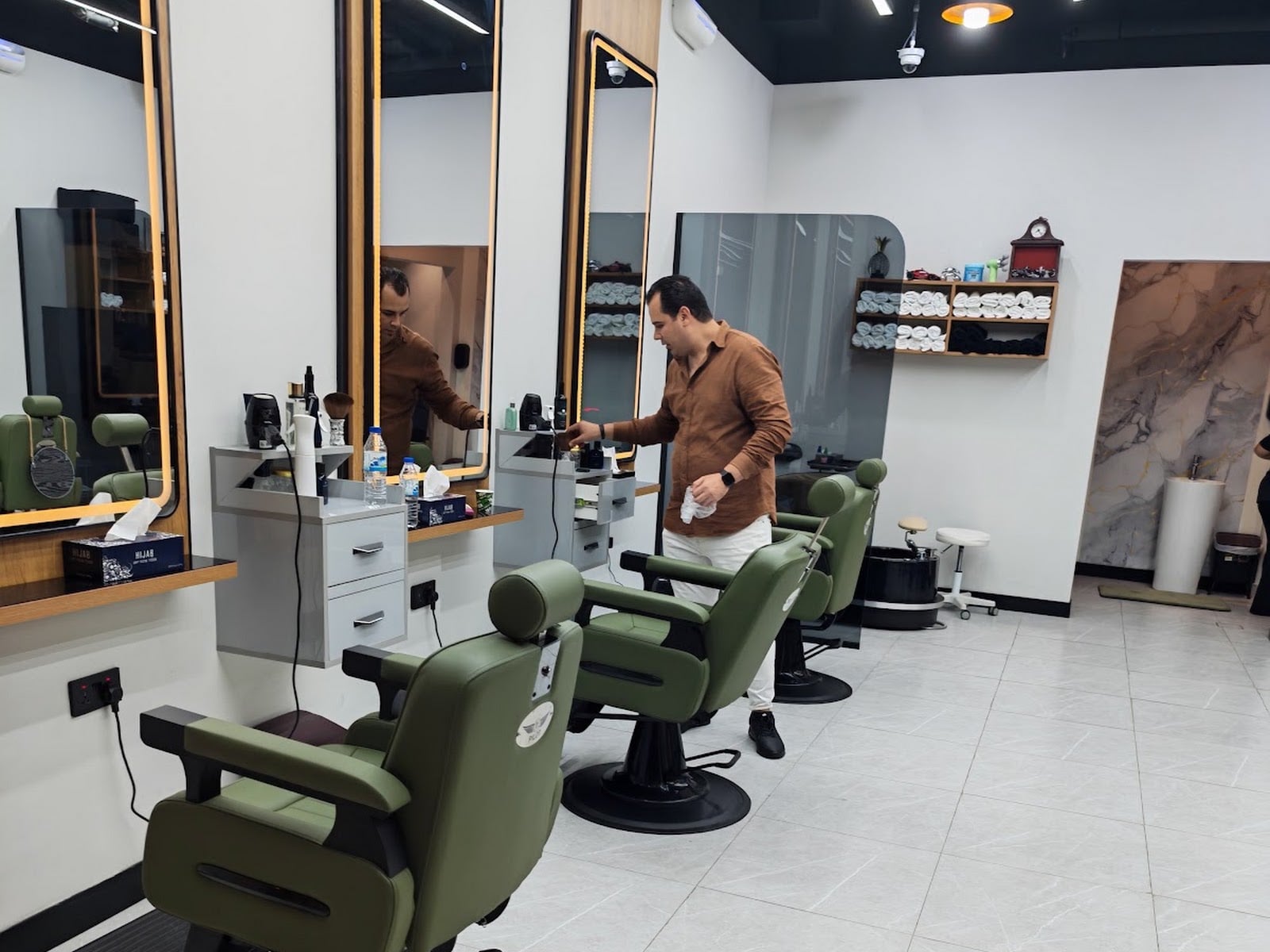 The Lab Gents' Salon & Spa - Barber Shops in Meadows, Dubai
