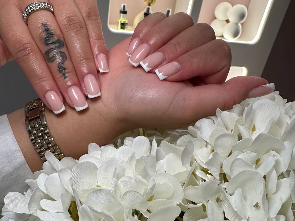 Youniqué Beauty Salon - Beauty Salons in Al Sufouh 2, Dubai